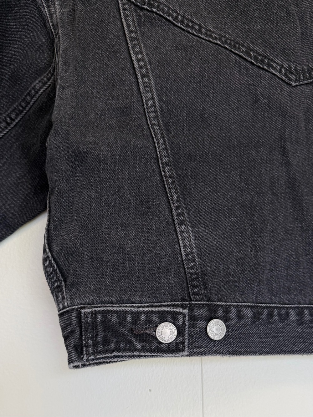 NWT LEVI’S 90s Shrunken Trucker Denim Jacket Jewel Studded Black XS - Picture 10 of 12